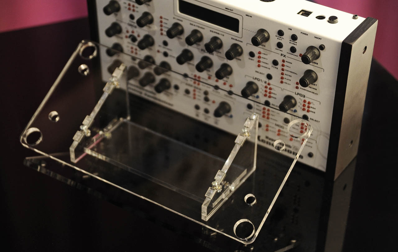 Hypersynth Intros White Version Of Xenophone Synth, Updates OS – Synthtopia