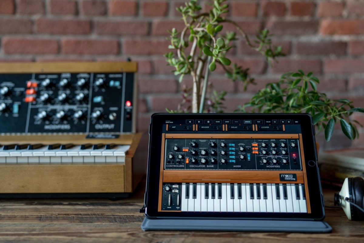 Minimoog Model D App Recreates Classic Moog Sound On IOS – Synthtopia